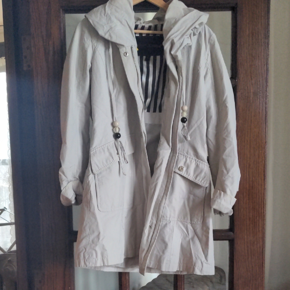 Women's Light Beige Hooded Trench Coat with Drawstring Waist